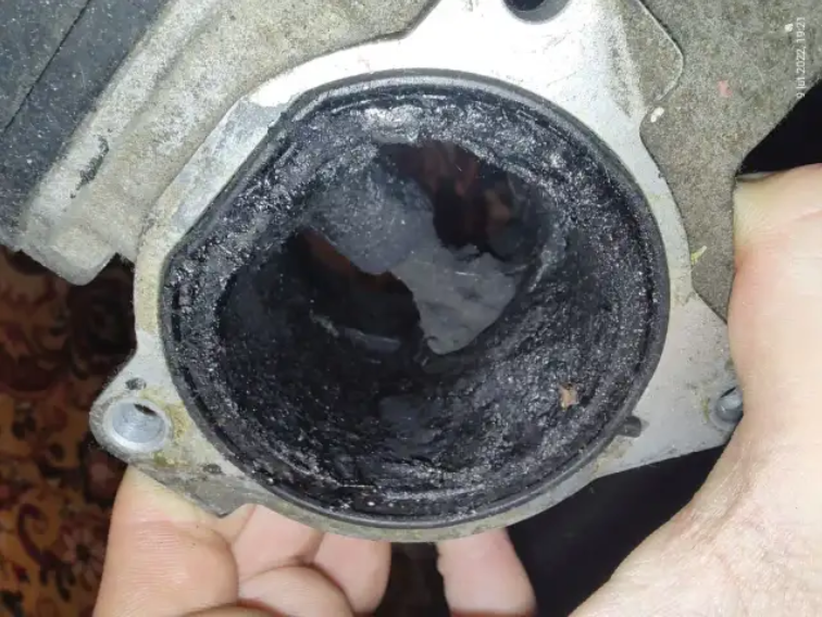 Corpo de borboleta sujo causando falha em marcha lenta