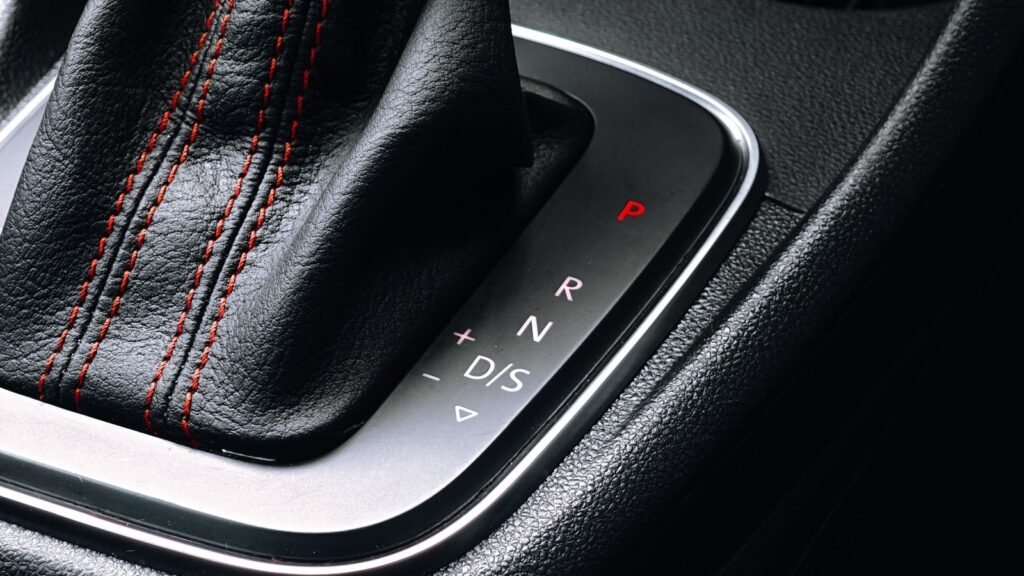 Alavanca de câmbio automático CVT com posições P, R, N, D e S
